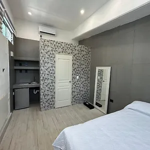 https://rose-5.quintano-roohotels.com