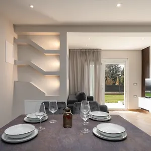 https://larum-apartmens.in-istria.net